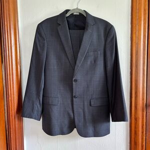 Men’s Jos. A. Bank full suit, jacket & pants included